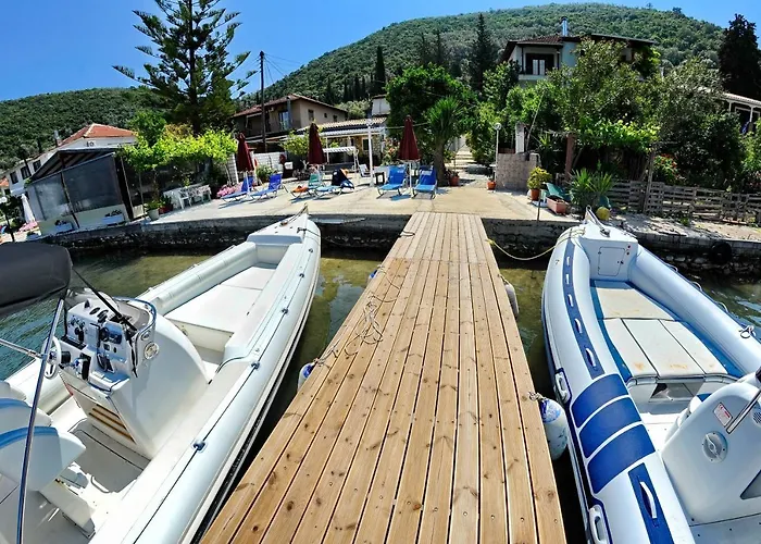 Апартаменты Spiros House And *