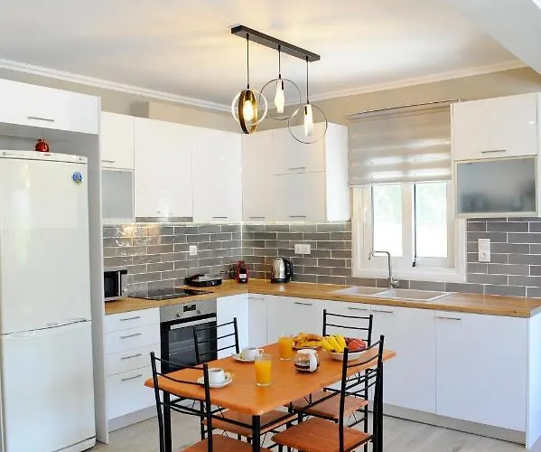 Spiros House And Apartment *