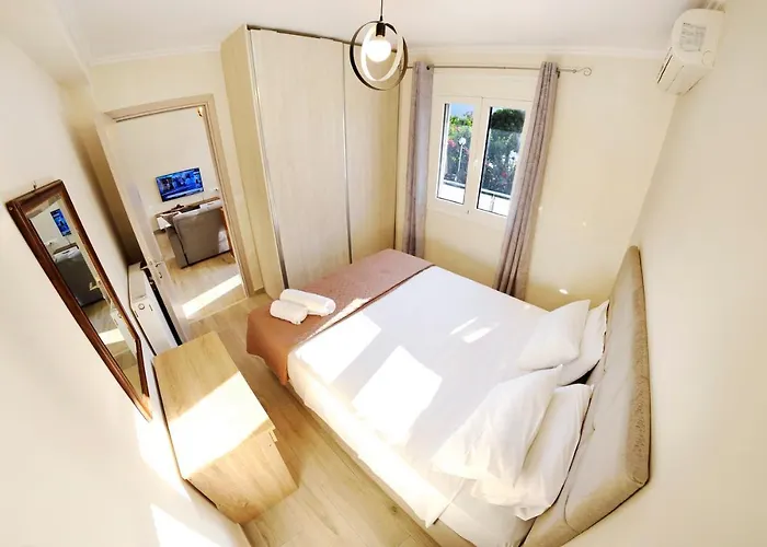 Spiros House And Апартаменты *