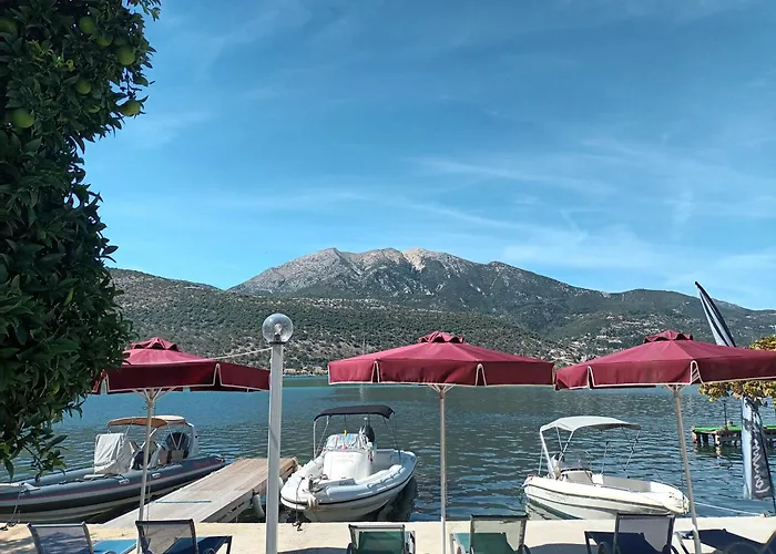 Spiros House And * Yénion