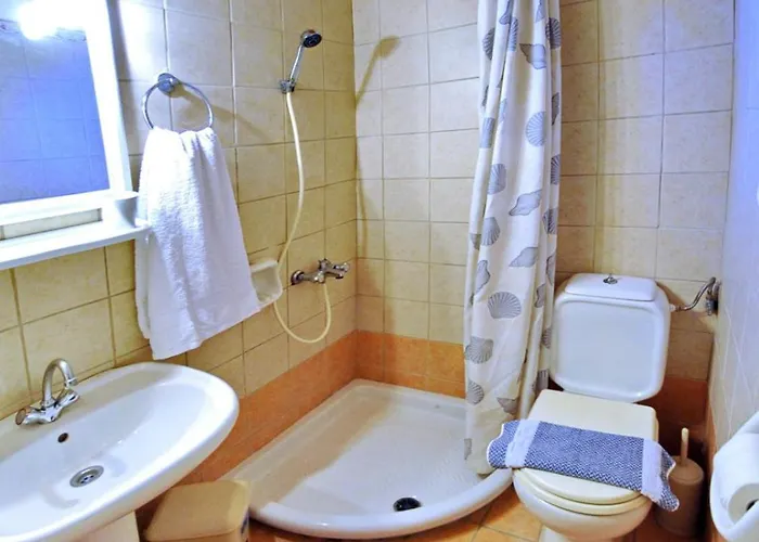 Spiros House And * Yénion